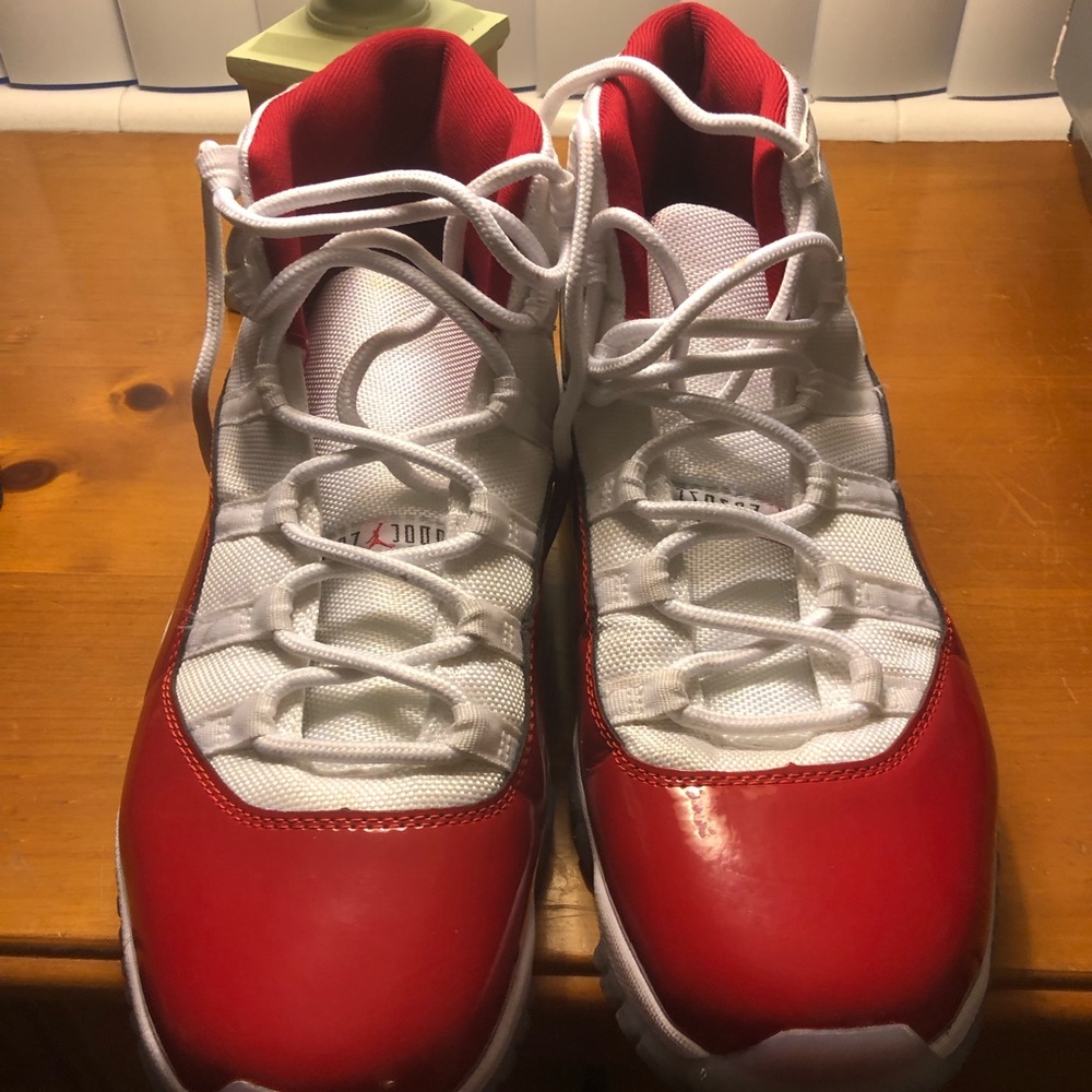 Air Jordan Retro 11 Cherry Red
